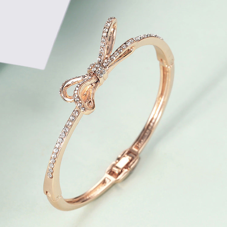 Women&#39;s Gold Alloy Bracelets