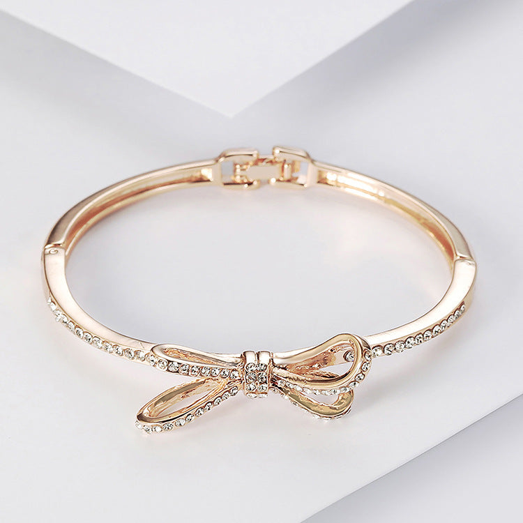 Women&#39;s Gold Alloy Bracelets