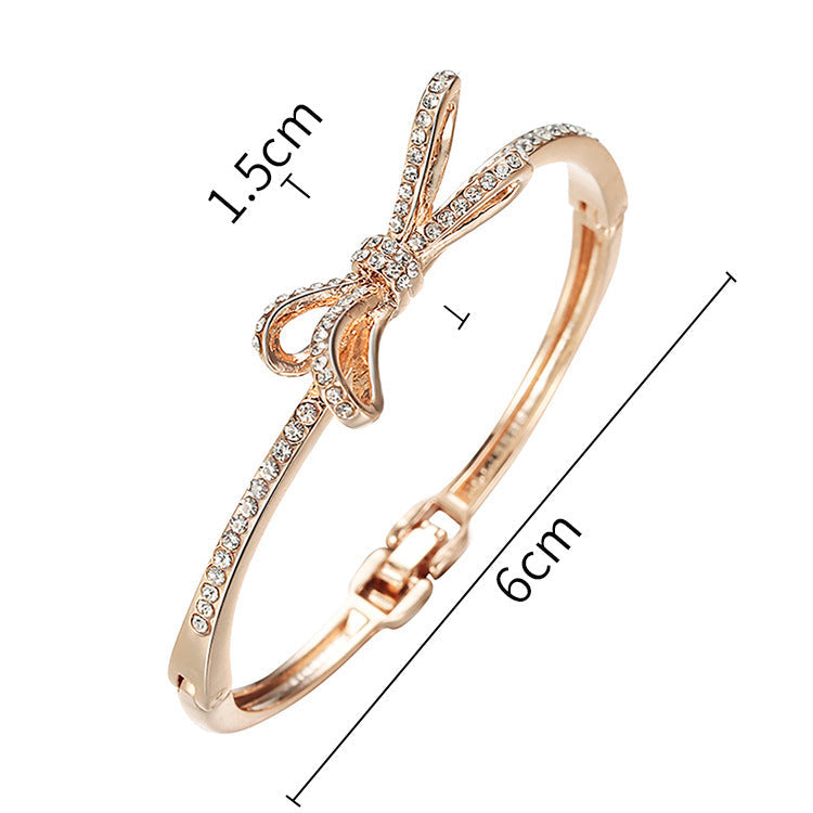 Women&#39;s Gold Alloy Bracelets
